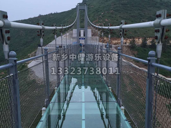 玻璃吊橋施工遇到雨天怎么辦？